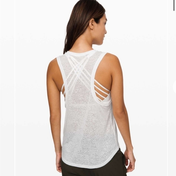 Lululemon Uncovered Tall Tank White Size 6 Women's Activewear Workout Exercise - Picture 2 of 6